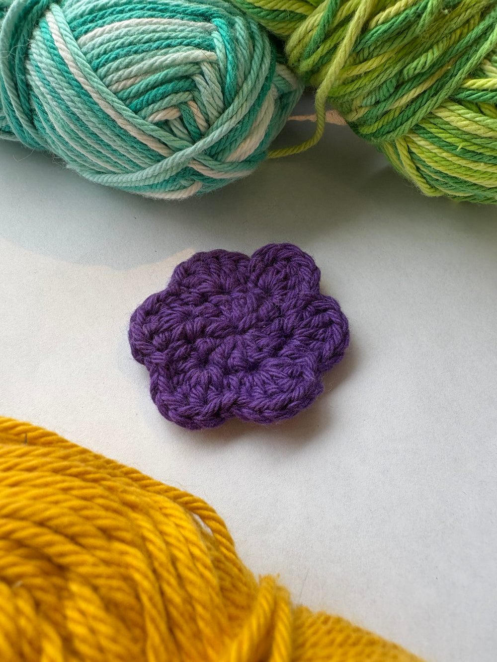 Crochète une fleur « avec » Taylor!