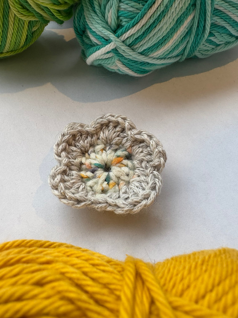 Crochète une fleur « avec » Taylor!