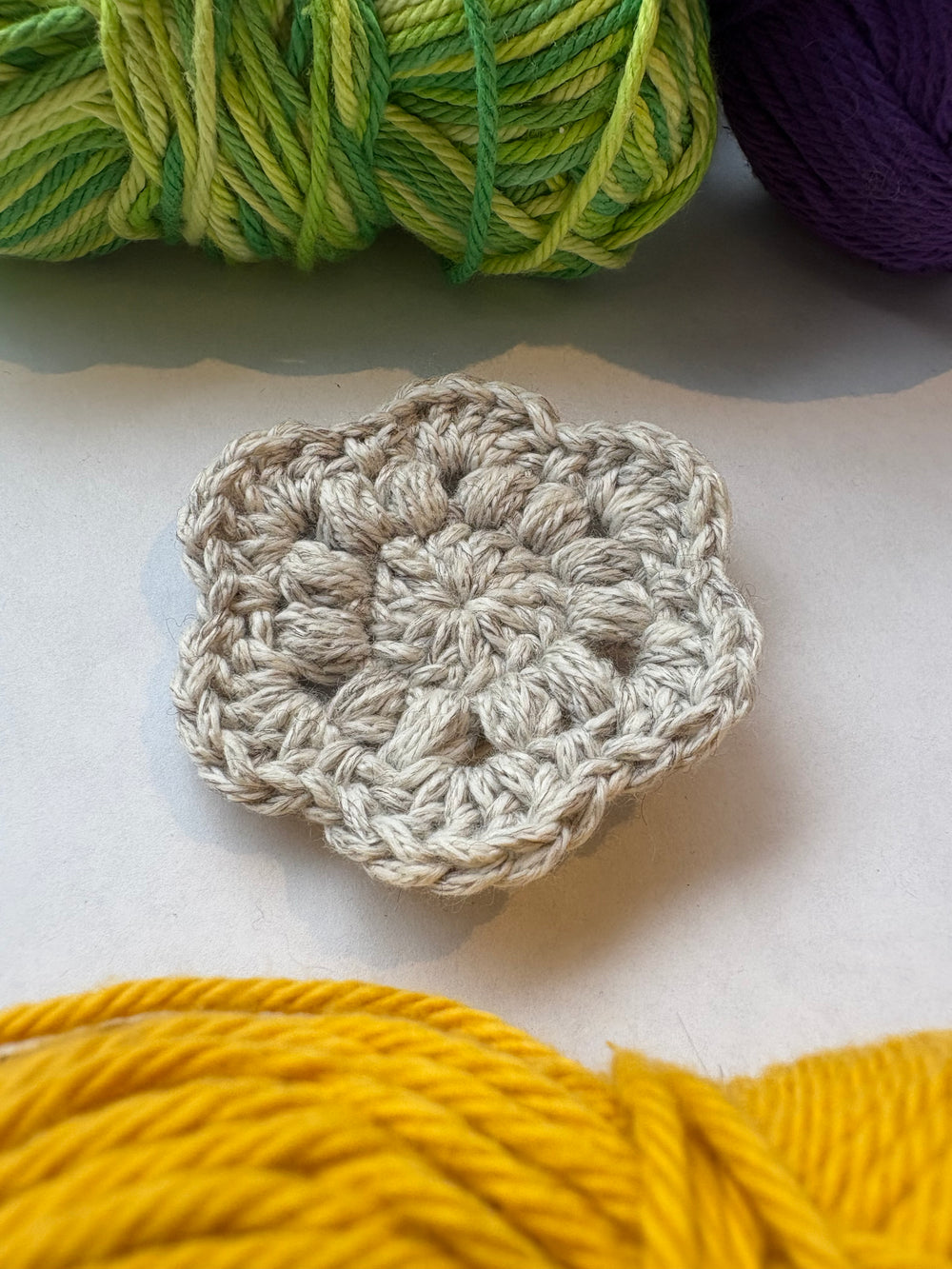 Crochète une fleur « avec » Taylor!